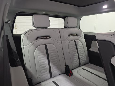 Used 2025 Rivian R1S Adventure AWD/4WD image 25