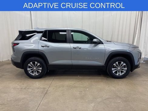 Used 2026 Chevrolet Equinox LT FWD image 2