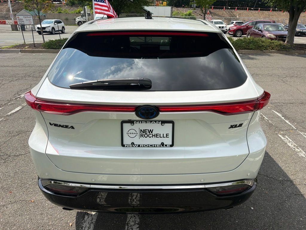 Used 2023 Toyota Venza Nightshade AWD/4WD image 7