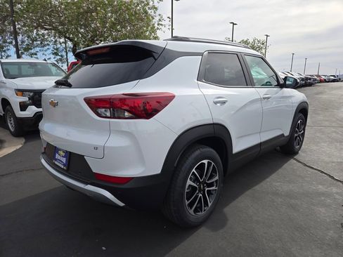 New 2026 Chevrolet TrailBlazer LT w/ Convenience Package FWD image 4