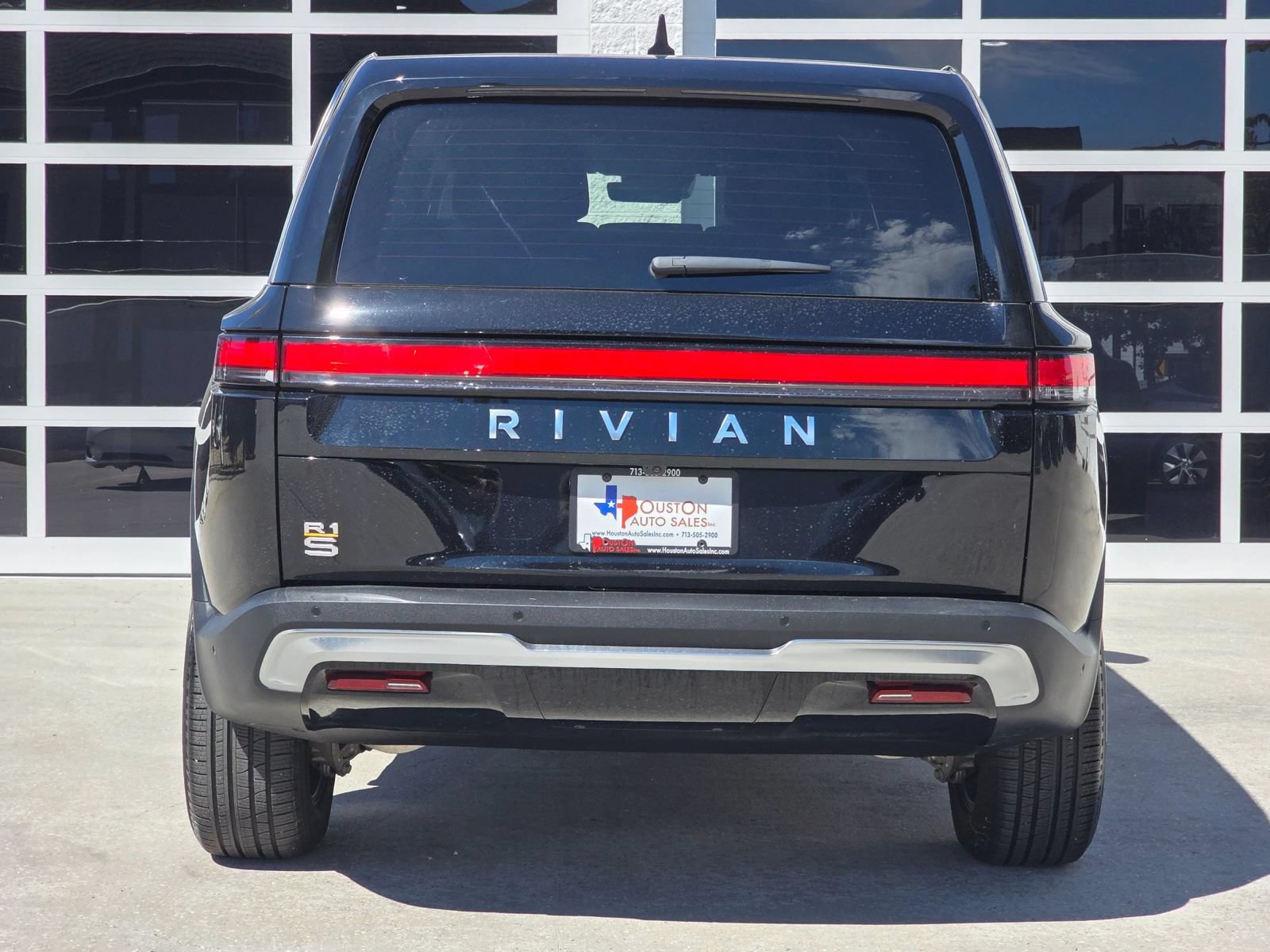 Used 2024 Rivian R1S Adventure Quad AWD/4WD image 4
