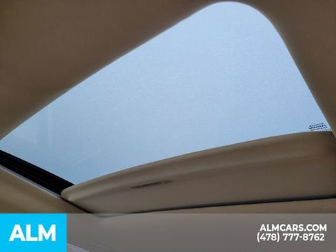 Used 2019 Toyota Highlander XLE image 6