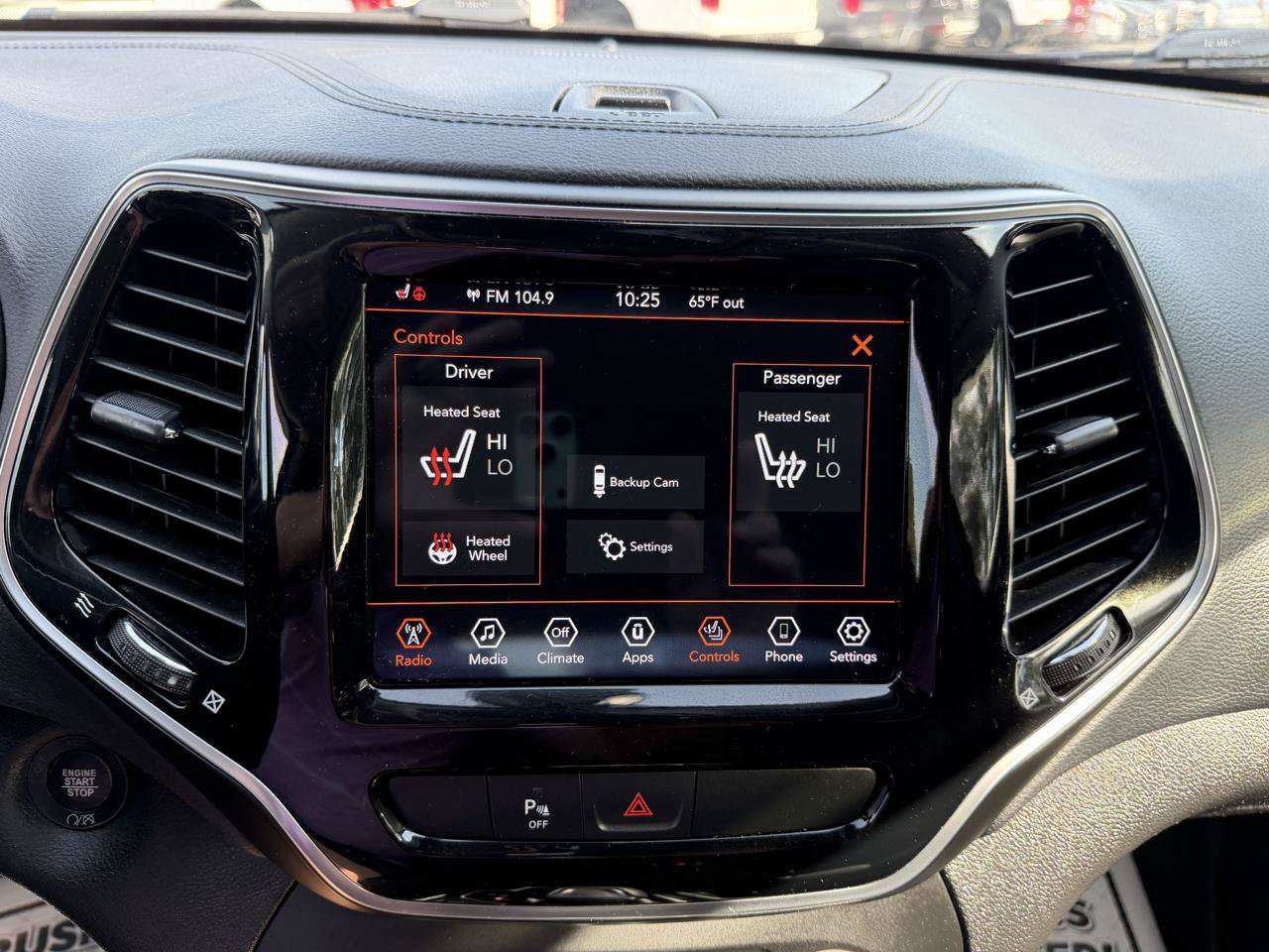 Used 2019 Jeep Cherokee Limited AWD/4WD image 13