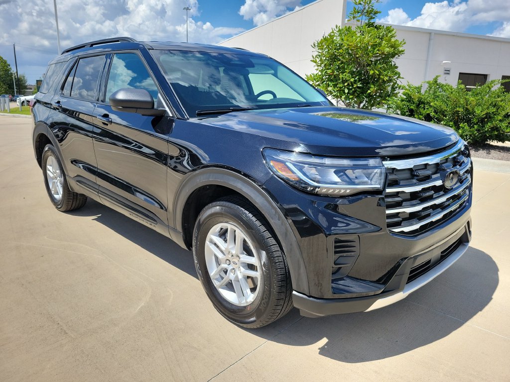 Used 2026 Ford Explorer Active AWD/4WD image 9