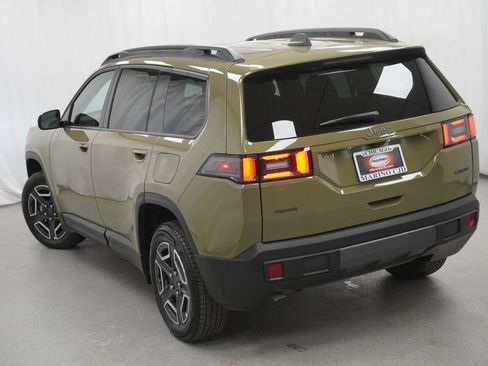 New 2026 Jeep Cherokee Laredo AWD/4WD image 11