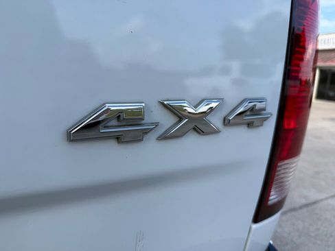 Used 2013 RAM 2500 Tradesman w/ Chrome Appearance Group image 9