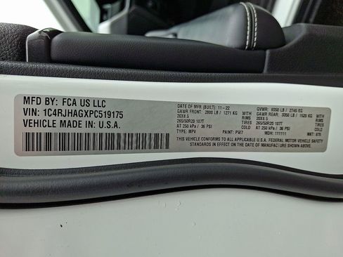 Used 2023 Jeep Grand Cherokee Altitude image 28