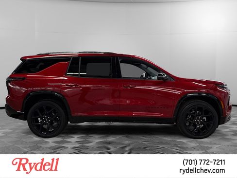Used 2025 Chevrolet Traverse RS w/ LPO, Floor Liner Package AWD/4WD image 6