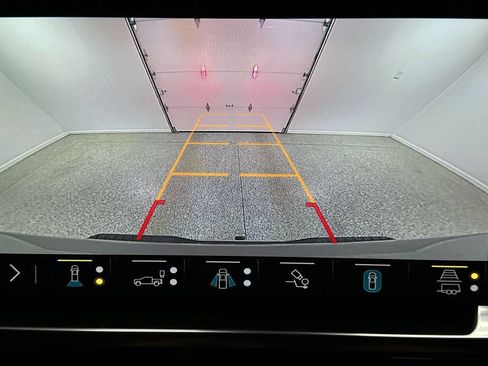 Used 2023 Chevrolet Silverado 1500 LTZ w/ LTZ Convenience Package II AWD/4WD image 43
