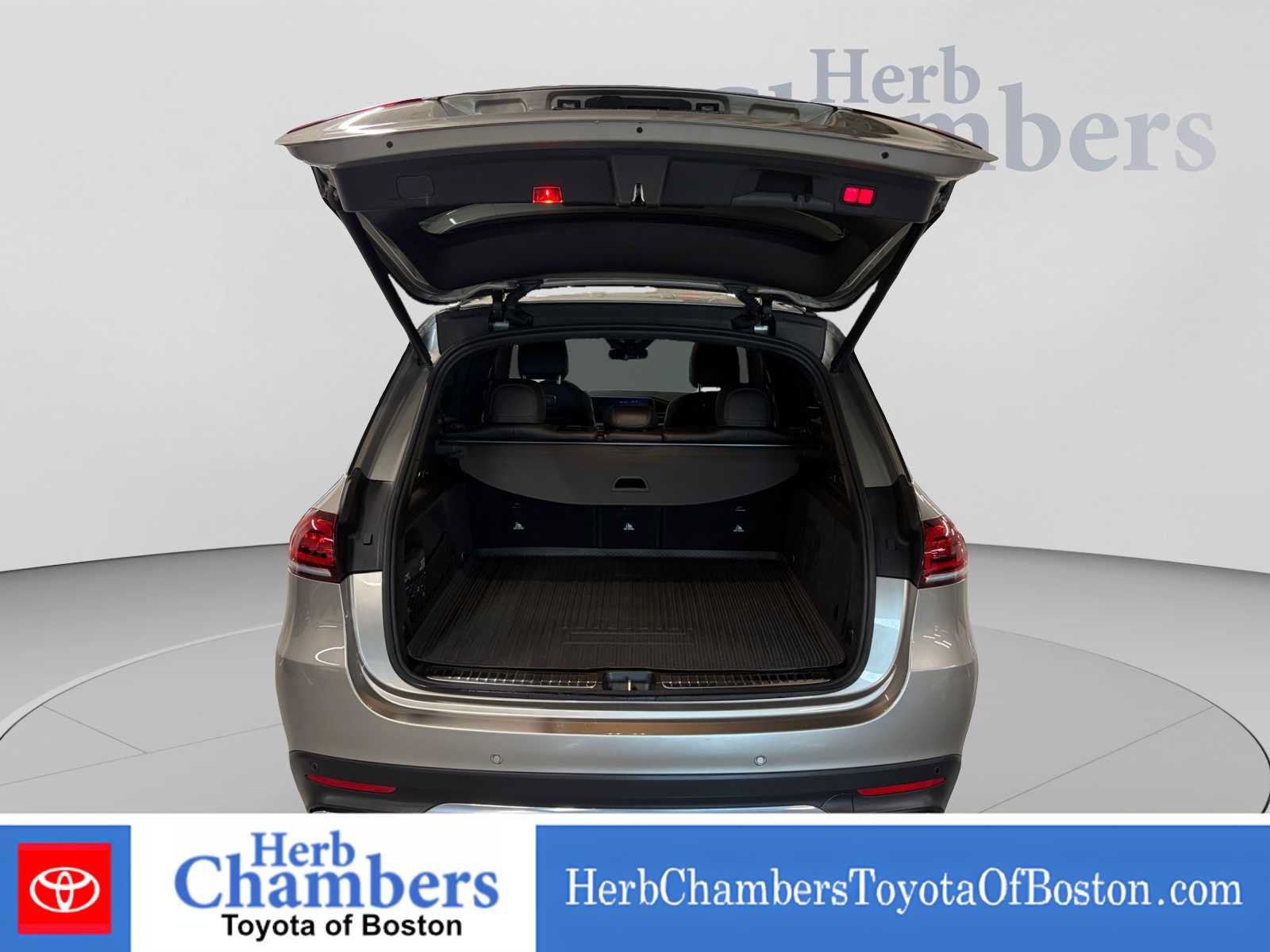 Used 2020 Mercedes-Benz GLE 350 4MATIC image 4