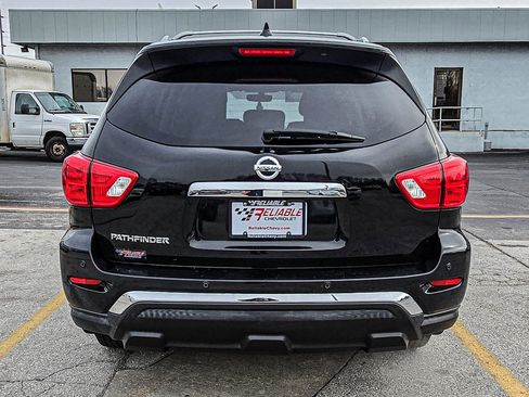 Used 2020 Nissan Pathfinder S image 5
