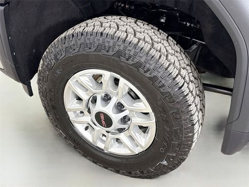 Used 2025 GMC Sierra 2500 Pro AWD/4WD image 30