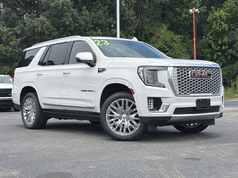 Used 2023 GMC Yukon Denali w/ Denali Reserve Package AWD/4WD image 2