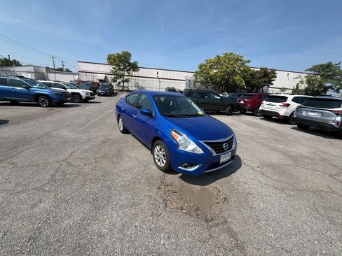 Used 2016 Nissan Versa SV w/ SV Appearance Package FWD image 1