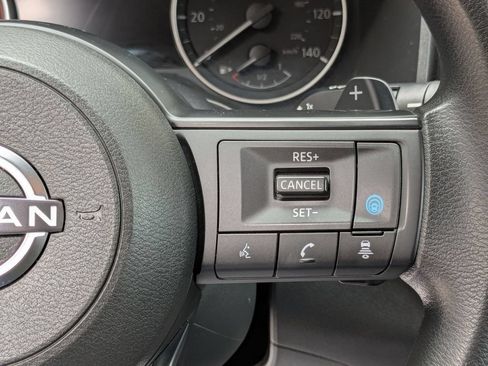 Used 2024 Nissan Rogue SV FWD image 17