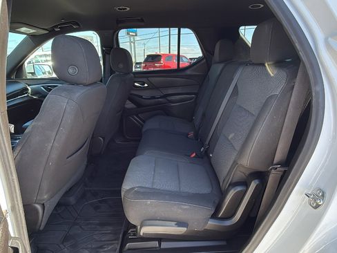 Used 2023 Chevrolet Traverse LT image 14