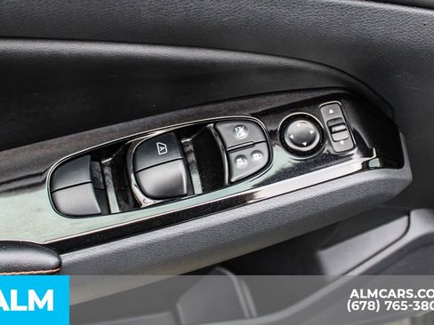 Used 2025 Nissan Altima 2.5 SR image 36