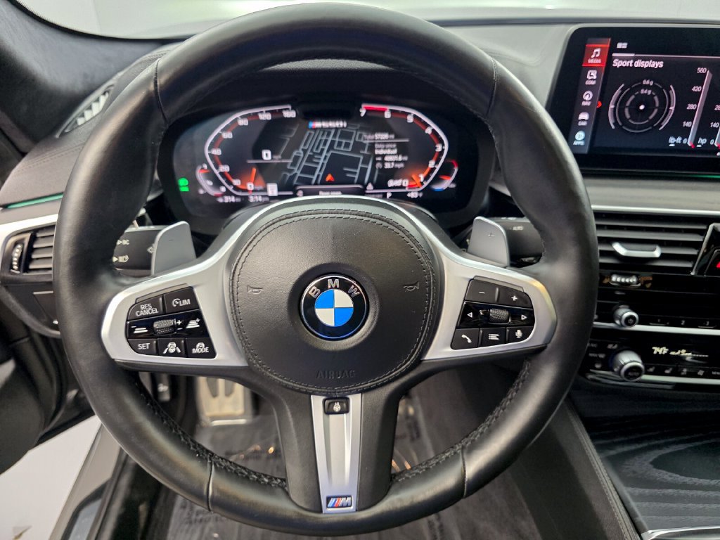 Used 2021 BMW M550i xDrive AWD/4WD image 18