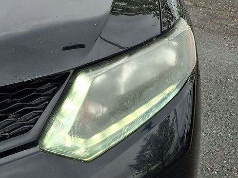 Used 2015 Nissan Rogue SV image 27