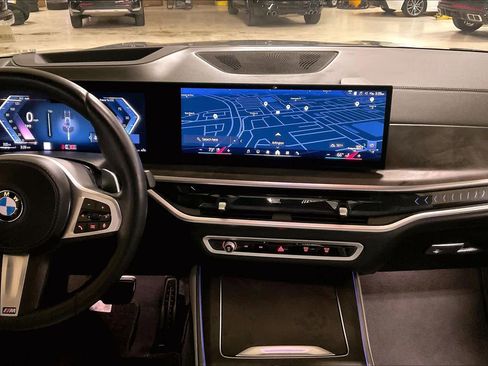 Used 2025 BMW X5 xDrive40i image 7