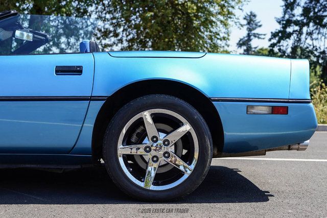 Used 1988 Chevrolet Corvette Convertible RWD image 5