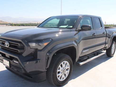 Certified 2024 Toyota Tacoma SR5 image 7