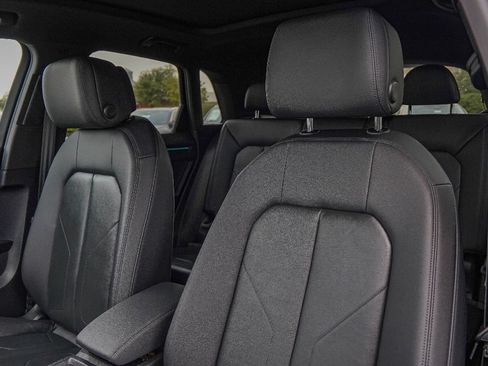 Certified 2022 Audi Q3 2.0T Premium Plus w/ Premium Plus Package image 9