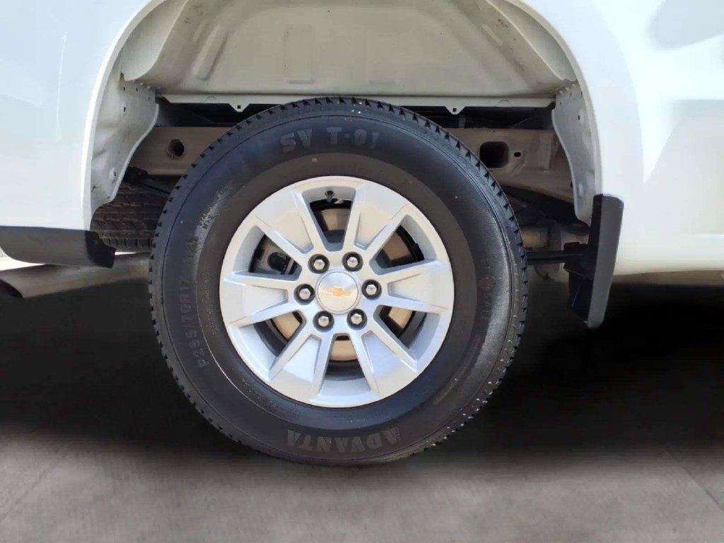 Used 2025 Chevrolet Silverado 1500 LT RWD image 20