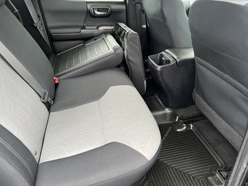 Used 2021 Toyota Tacoma TRD Off-Road w/ Technology Package image 19