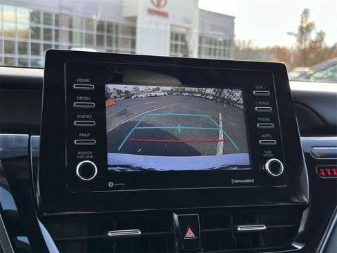 Used 2023 Toyota Camry SE image 4