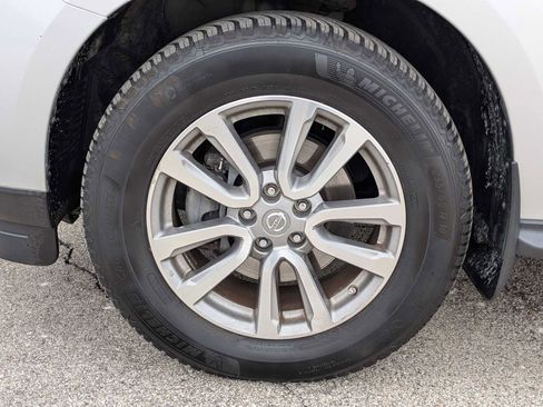 Used 2015 Nissan Pathfinder SL w/ SL Tech Package image 13