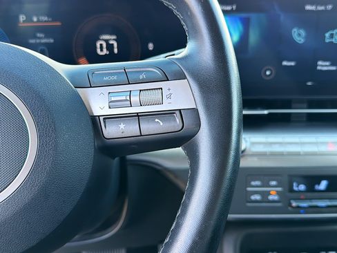 Used 2025 Hyundai Kona SEL FWD image 35