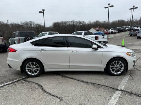Used 2020 Ford Fusion SE image 4