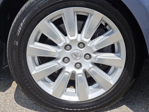 Used 2017 Toyota Sienna XLE Premium AWD/4WD image 11