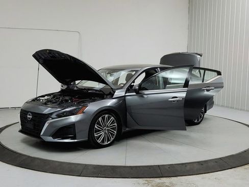 Used 2023 Nissan Altima 2.5 SL FWD image 11