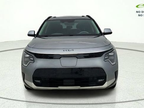 Used 2024 Kia Niro Wave w/ Wave Preserve Package FWD image 4