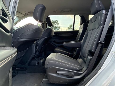 Used 2023 Jeep Grand Cherokee L Laredo RWD image 19