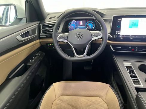 New 2026 Volkswagen Atlas Cross Sport SE image 18