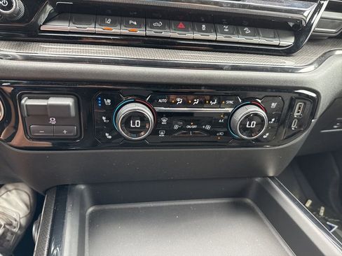 Used 2024 Chevrolet Silverado 2500 ZR2 w/ Technology Package image 37