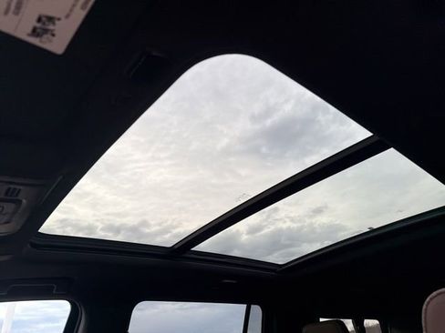 Used 2024 Chevrolet Suburban High Country w/ Advanced Technology Package image 33