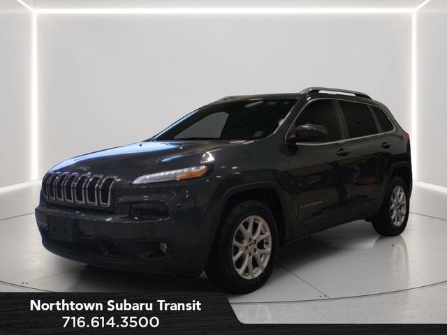 Used 2016 Jeep Cherokee Latitude w/ Cold Weather Group AWD/4WD image 1