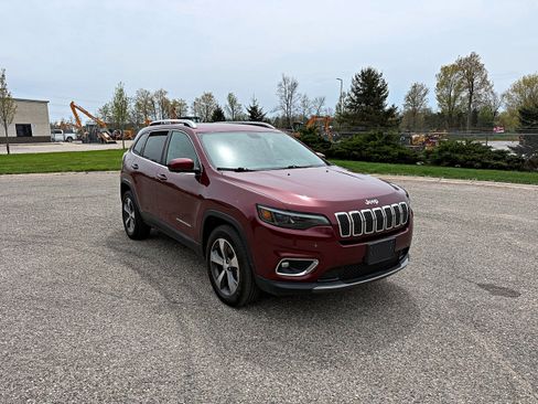Used 2020 Jeep Cherokee Limited AWD/4WD image 3