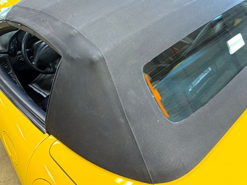 Used 2002 Chevrolet Corvette w/ Preferred Equipment Group2 image 27