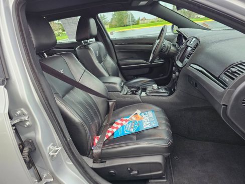 Used 2023 Chrysler 300 S image 9