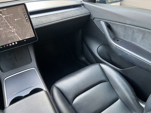 Used 2021 Tesla Model Y Long Range AWD/4WD image 18
