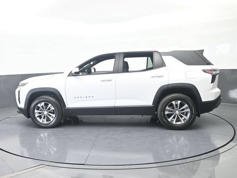 Used 2026 Chevrolet Equinox LT FWD image 3