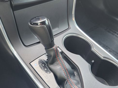 Used 2016 Toyota Camry SE image 11