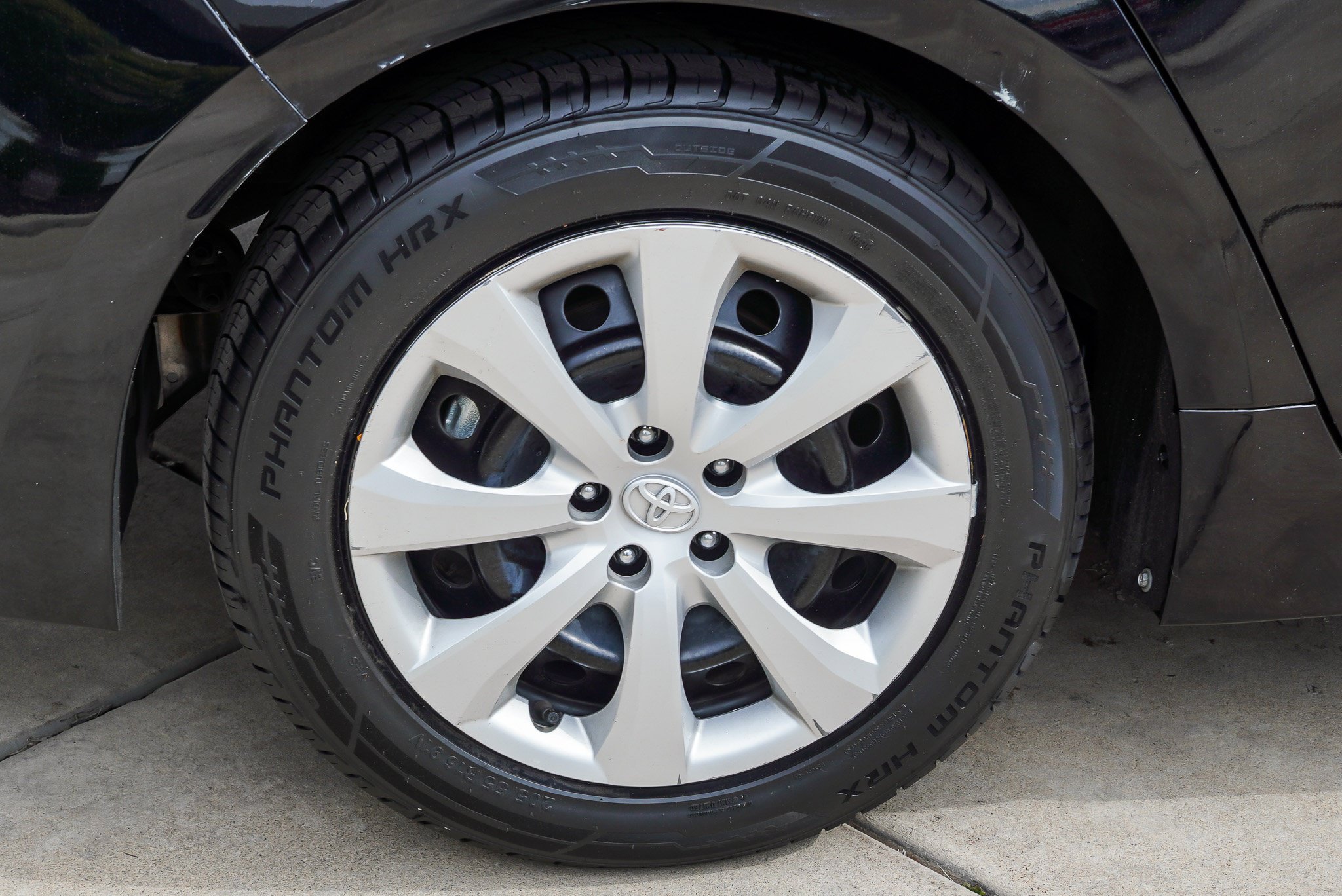 Used 2025 Toyota Corolla LE FWD image 11