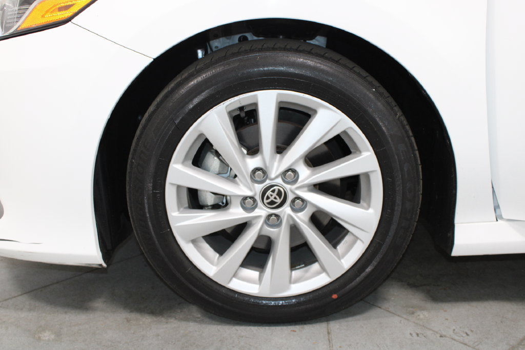 Used 2022 Toyota Camry LE FWD image 61