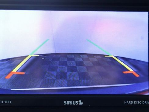 Used 2019 Dodge Grand Caravan SE w/ UConnect Hands-Free Group image 18